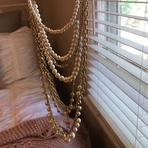 Ann Taylor layered pearl/gold necklace